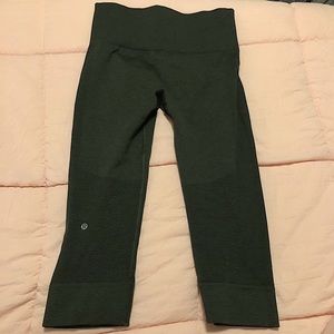 lululemon dark olive cropped pants size 4
